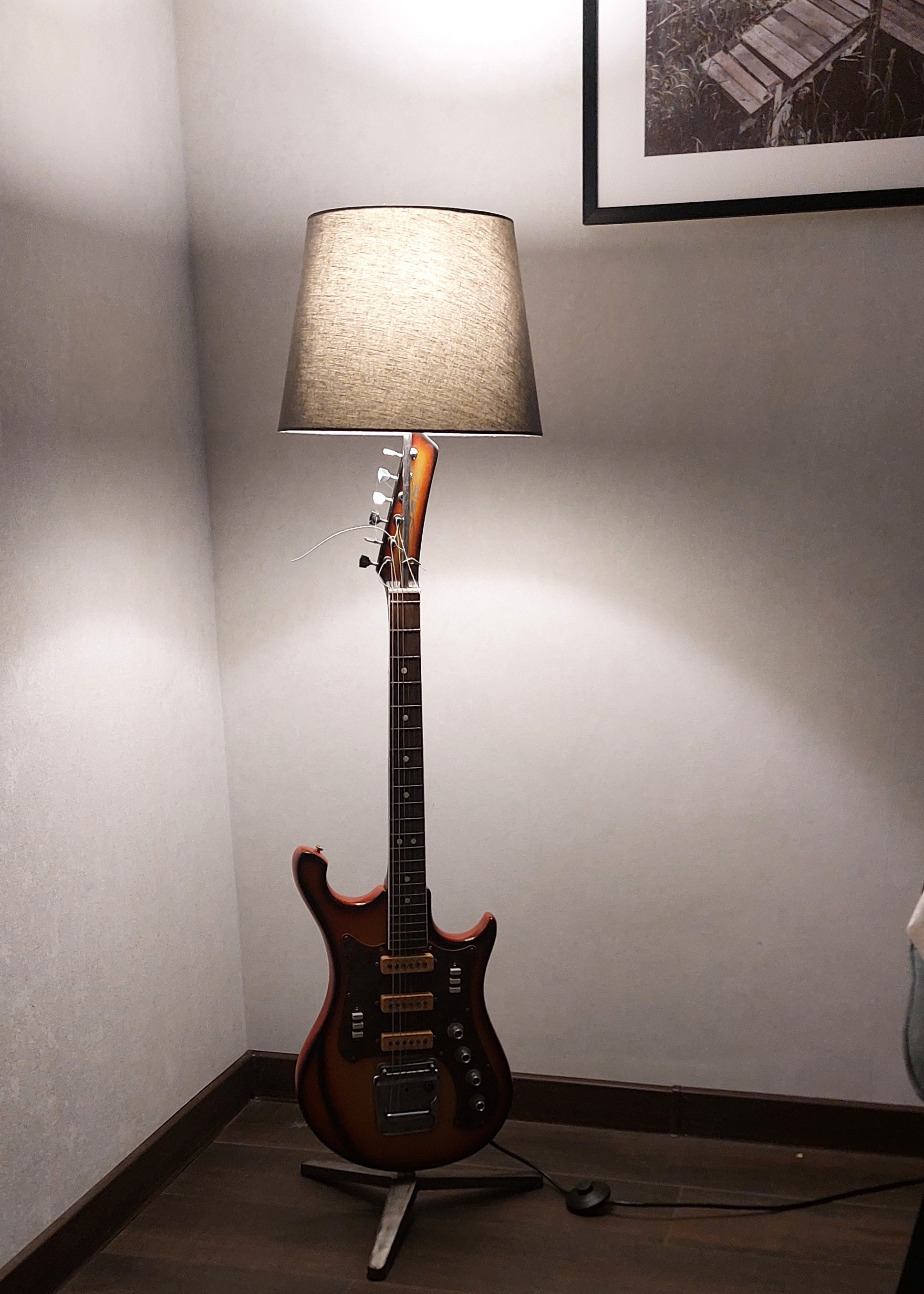 Настольная лампа