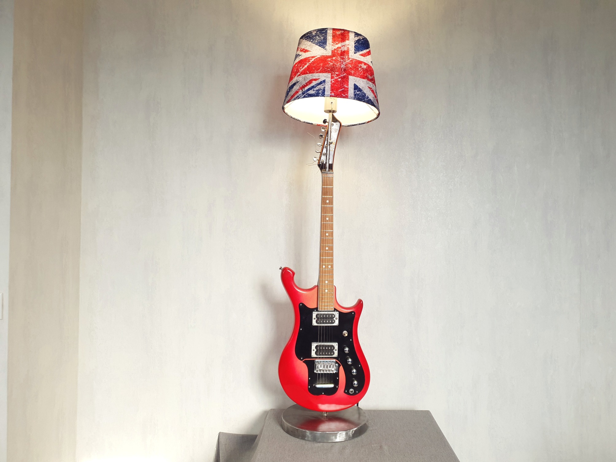 Напольная лампа